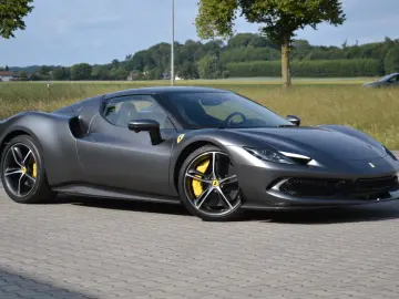 FERRARI 296 GTB DCT LIFT 360 JBL CARPLAY SITZKLIMA PPF!