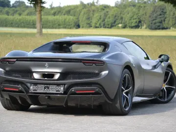 FERRARI 296 GTB DCT LIFT 360 JBL CARPLAY SITZKLIMA PPF!