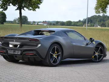 FERRARI 296 GTB DCT LIFT 360 JBL CARPLAY SITZKLIMA PPF!