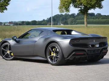 FERRARI 296 GTB DCT LIFT 360 JBL CARPLAY SITZKLIMA PPF!