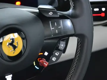 FERRARI 296 GTB DCT LIFT 360 JBL CARPLAY SITZKLIMA PPF!