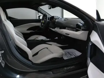 FERRARI 296 GTB DCT LIFT 360 JBL CARPLAY SITZKLIMA PPF!