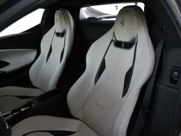 FERRARI 296 GTB DCT LIFT 360 JBL CARPLAY SITZKLIMA PPF!