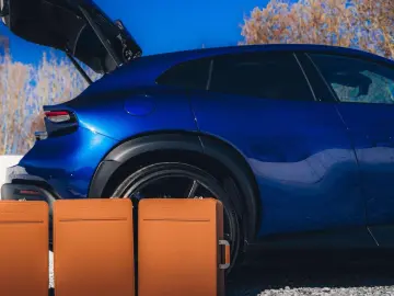 FERRARI Purosangue Blu Tour De France   Pano   Travel Se