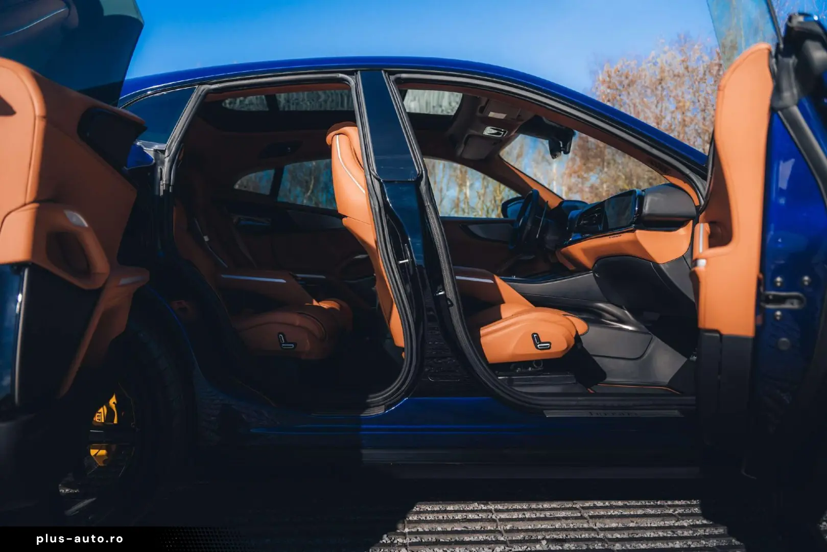 FERRARI Purosangue Blu Tour De France   Pano   Travel Se