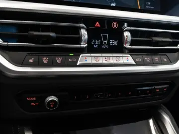 BMW M440i Coupe xDrive M-AGA PANO ACC AHK LED