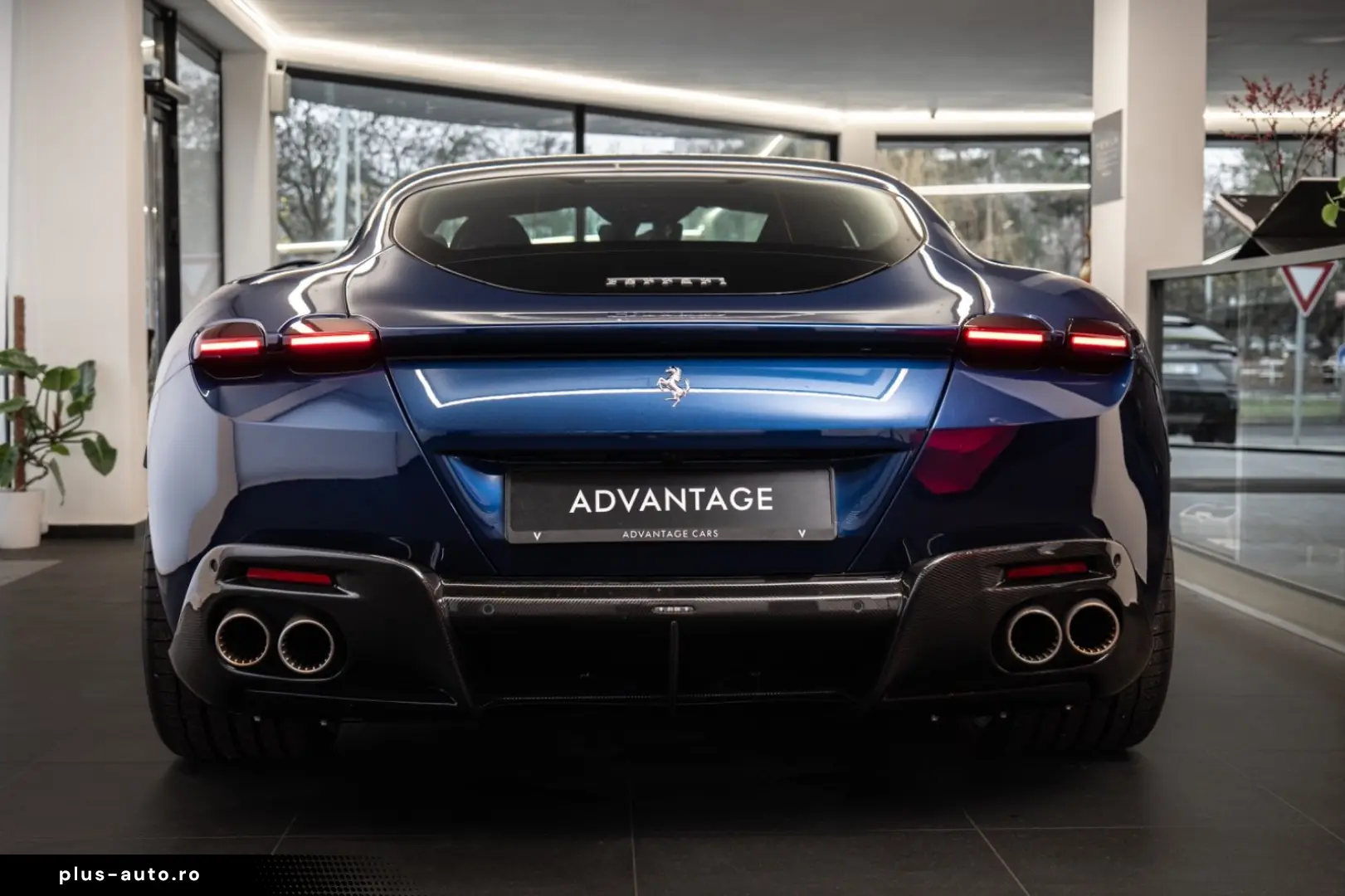 FERRARI Roma NOVITEC LED Carbon Camera