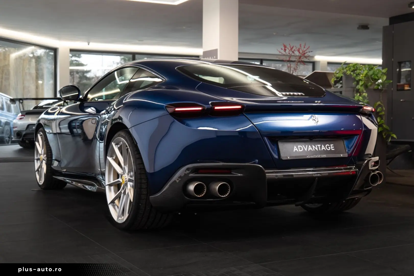 FERRARI Roma NOVITEC LED Carbon Camera