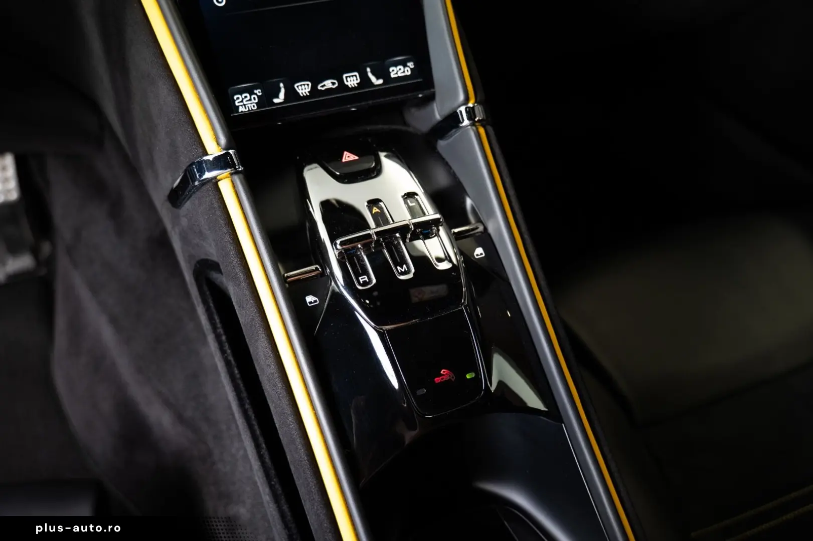 FERRARI Roma NOVITEC LED Carbon Camera