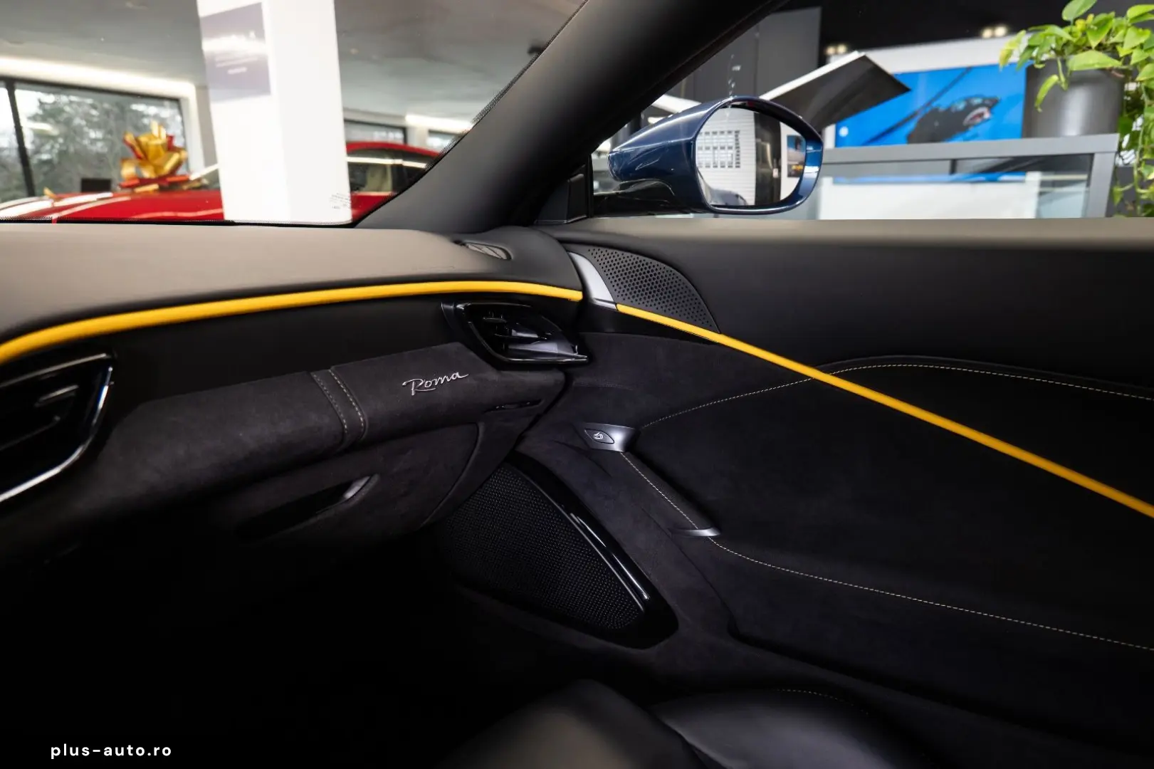 FERRARI Roma NOVITEC LED Carbon Camera