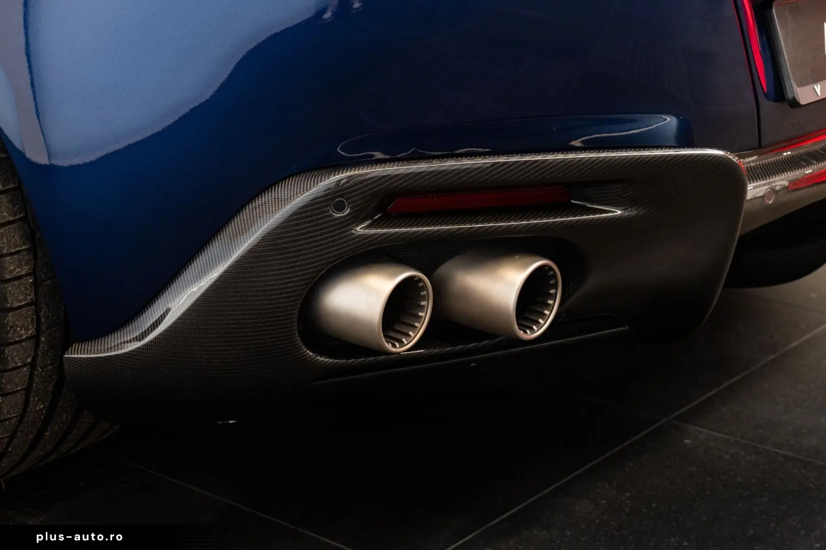 FERRARI Roma NOVITEC LED Carbon Camera