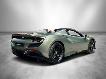 FERRARI F8 Spider   Matt-Lack   Special Carbon