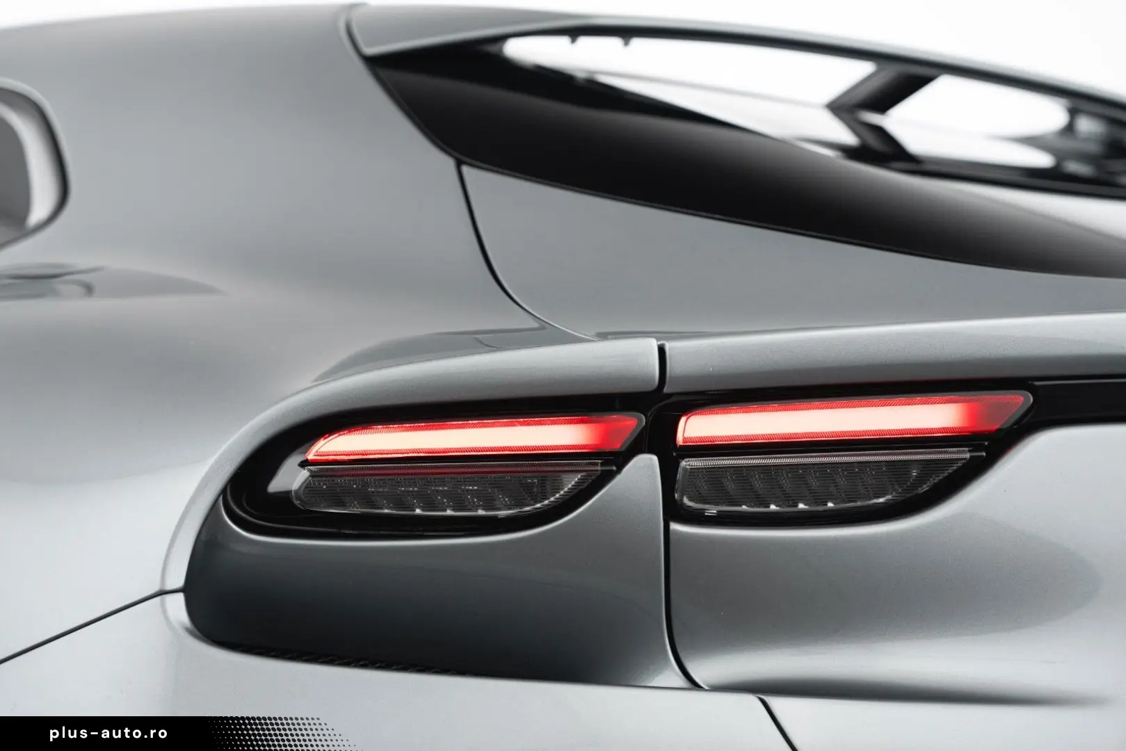 FERRARI Purosangue V12 DCT 4WD