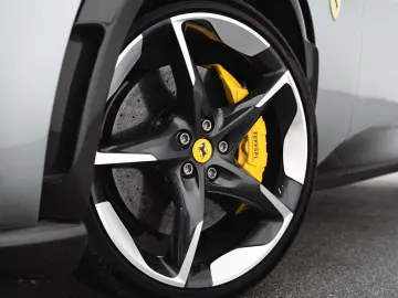 FERRARI Purosangue V12 DCT 4WD