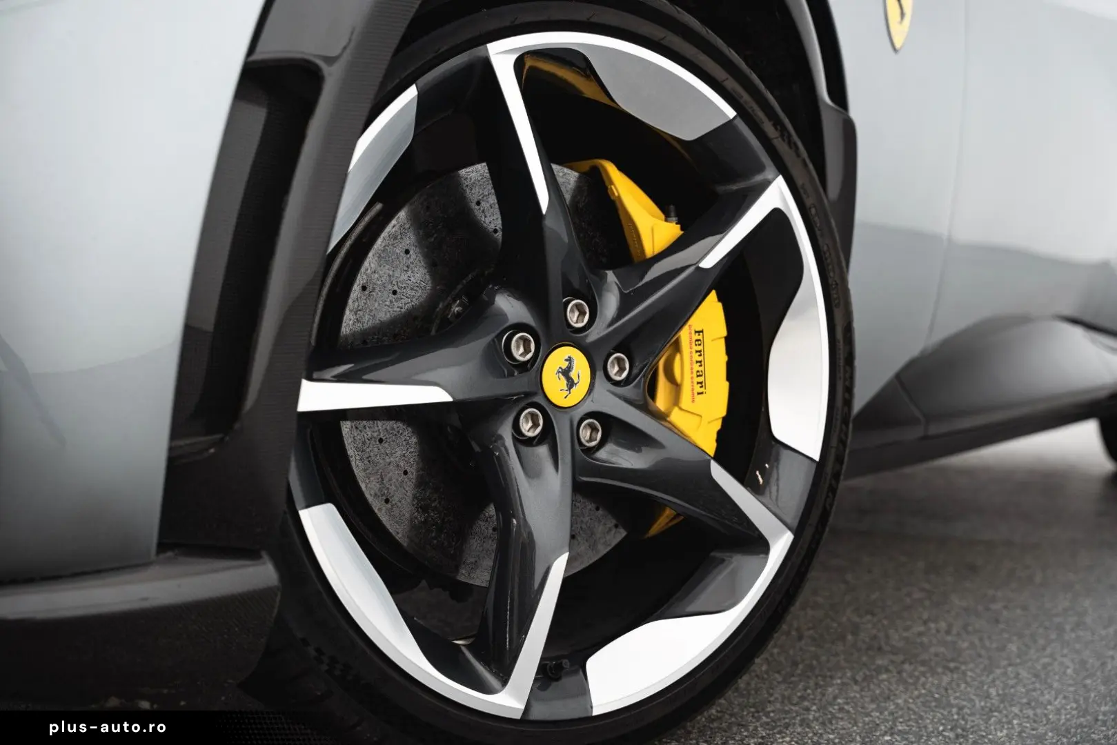 FERRARI Purosangue V12 DCT 4WD