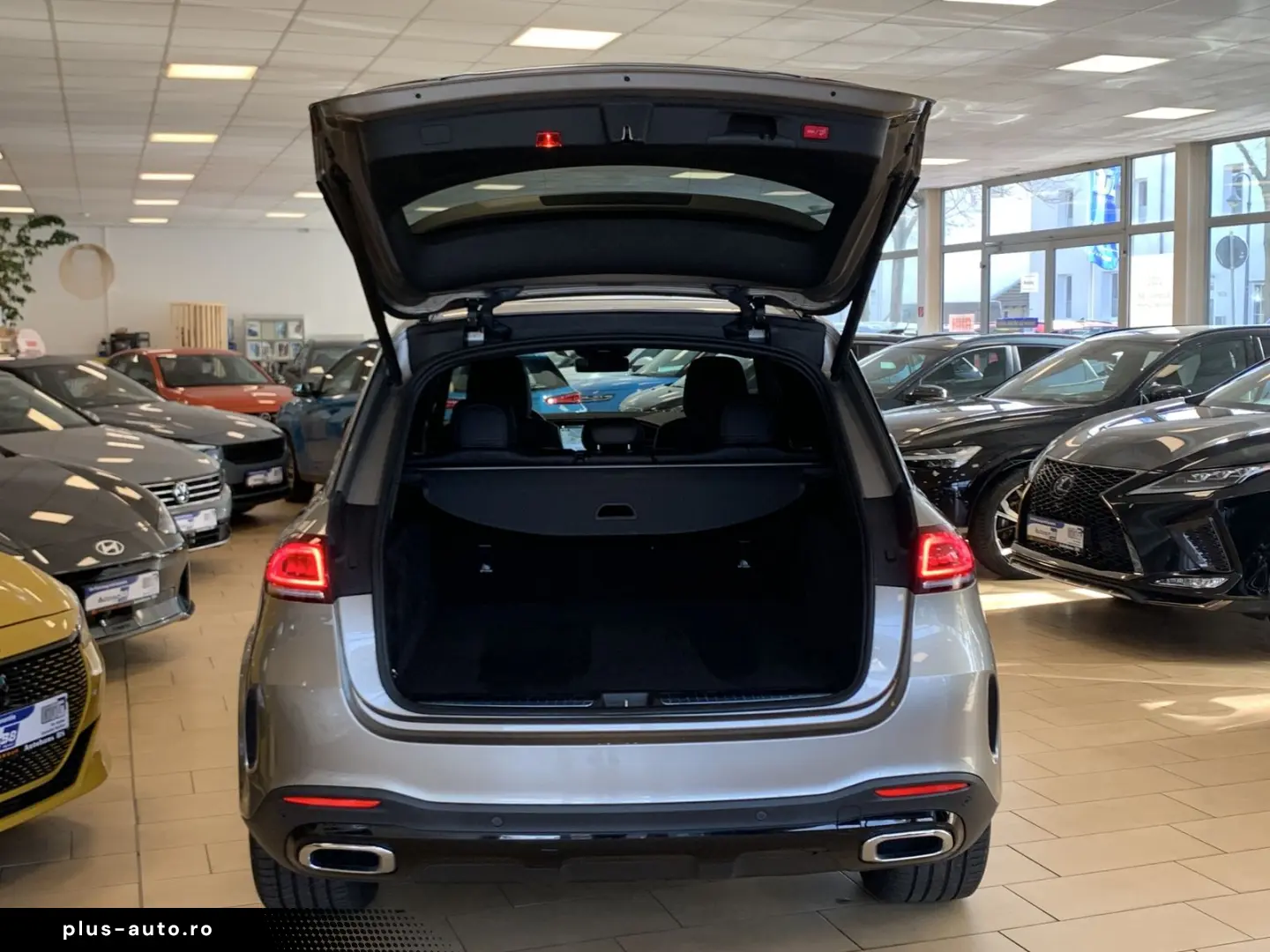 MERCEDES-BENZ GLE 350 AMG Pano Night Burmester ACC 360