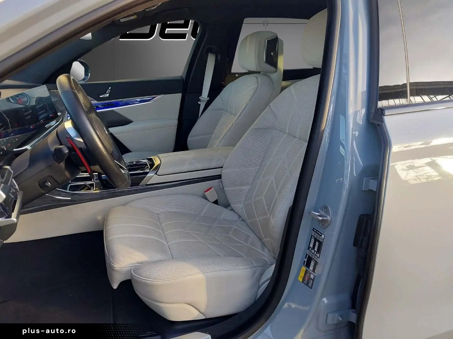 BMW Seria 7 M 760 e xDrive G70