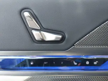 BMW Seria 7 M 760 e xDrive G70