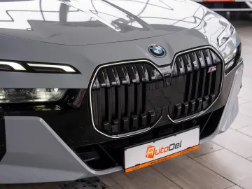BMW Seria 7 M 760 e xDrive G70