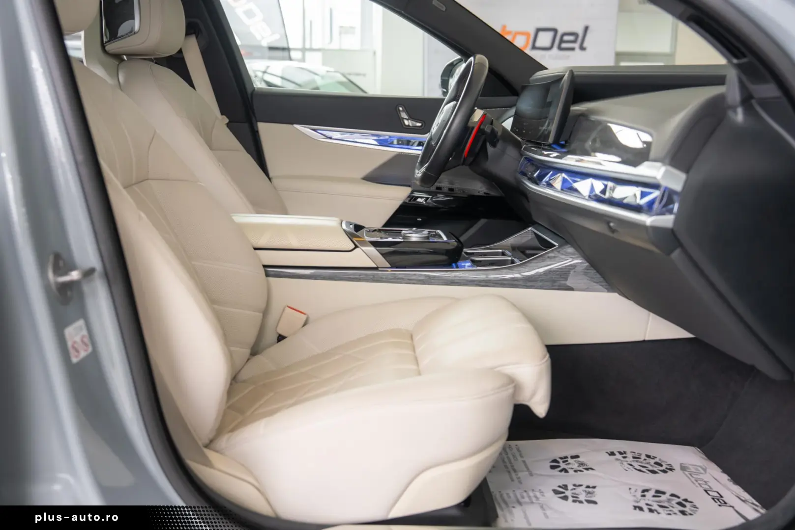 BMW Seria 7 M 760 e xDrive G70