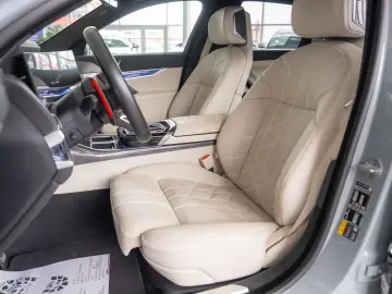 BMW Seria 7 M 760 e xDrive G70