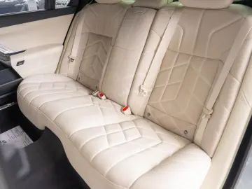 BMW Seria 7 M 760 e xDrive G70