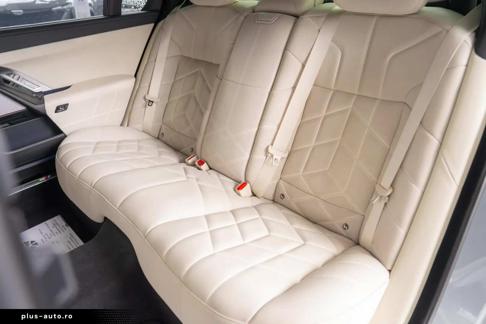 BMW Seria 7 M 760 e xDrive G70