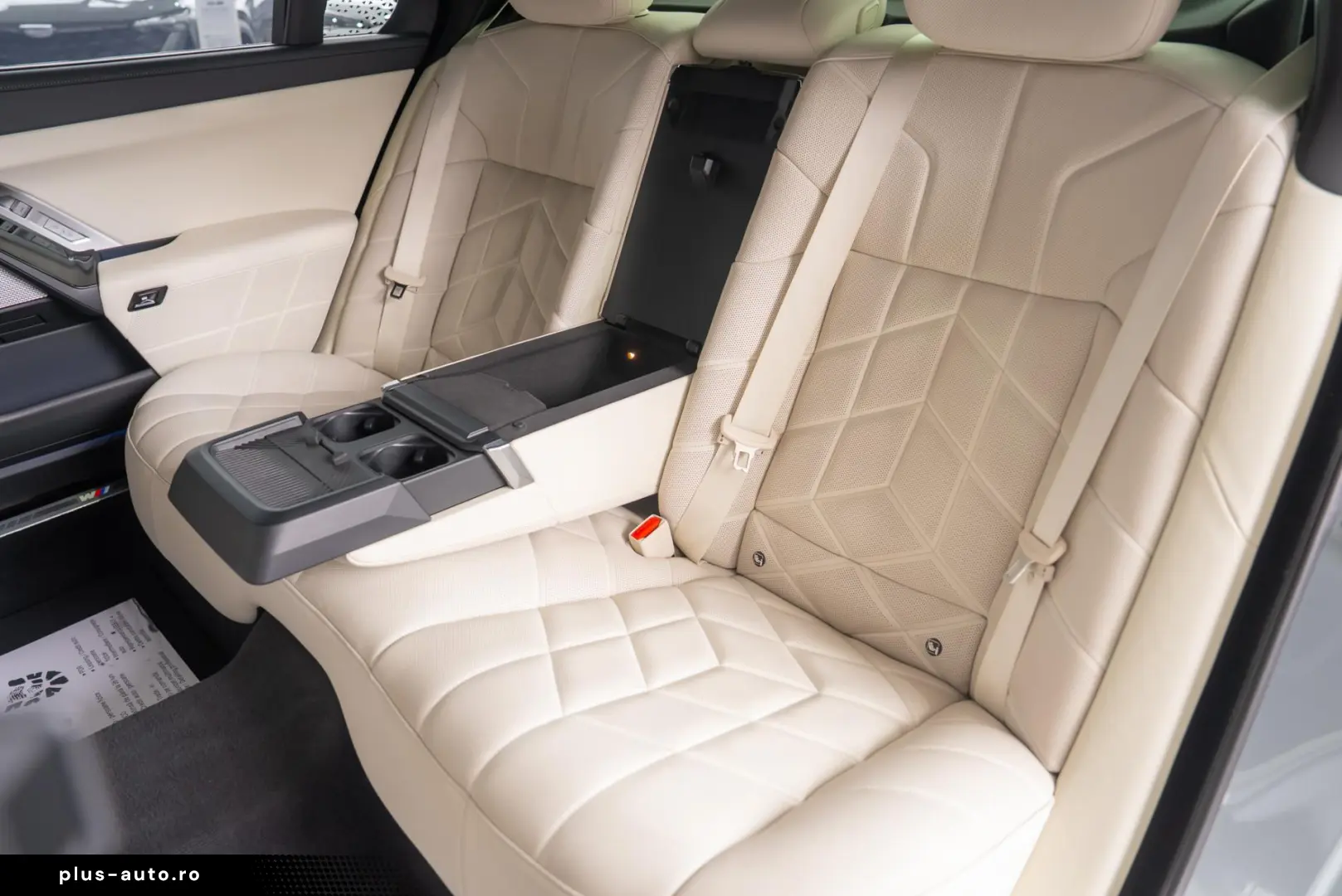 BMW Seria 7 M 760 e xDrive G70