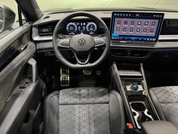 VW Tayron R-Line 1.5 TSI eHybrid   MATRIX NAVI PANO