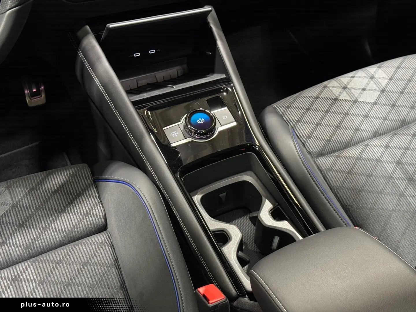 VW Tayron R-Line 1.5 TSI eHybrid   MATRIX NAVI PANO