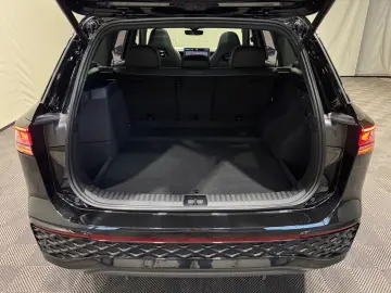 VW Tayron R-Line 1.5 TSI eHybrid   MATRIX NAVI PANO