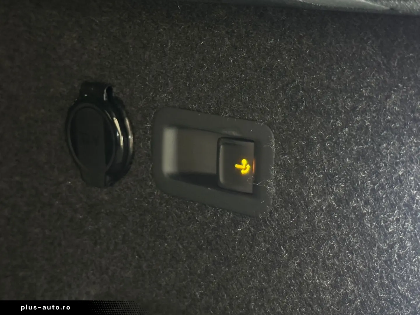 VW Tayron R-Line 1.5 TSI eHybrid   MATRIX NAVI PANO