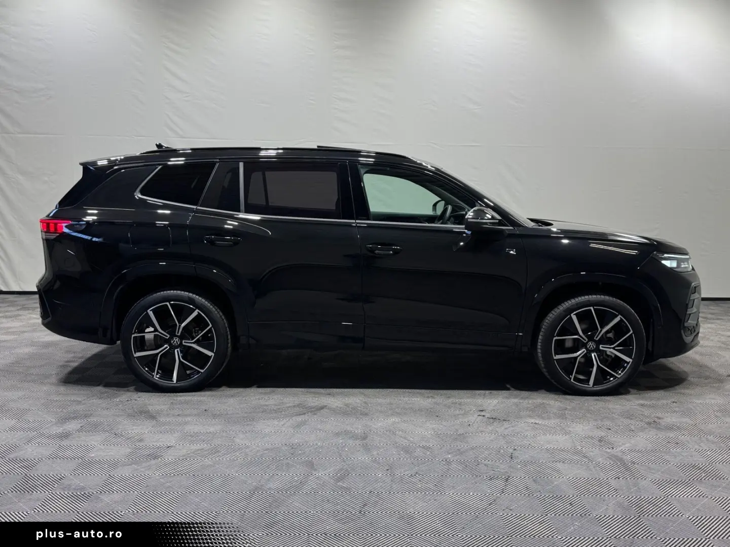 VW Tayron R-Line 1.5 TSI eHybrid   MATRIX NAVI PANO