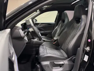 VW Tayron R-Line 1.5 TSI eHybrid   MATRIX NAVI PANO