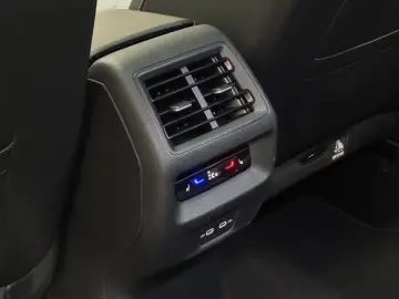 VW Tayron R-Line 1.5 TSI eHybrid   MATRIX NAVI PANO