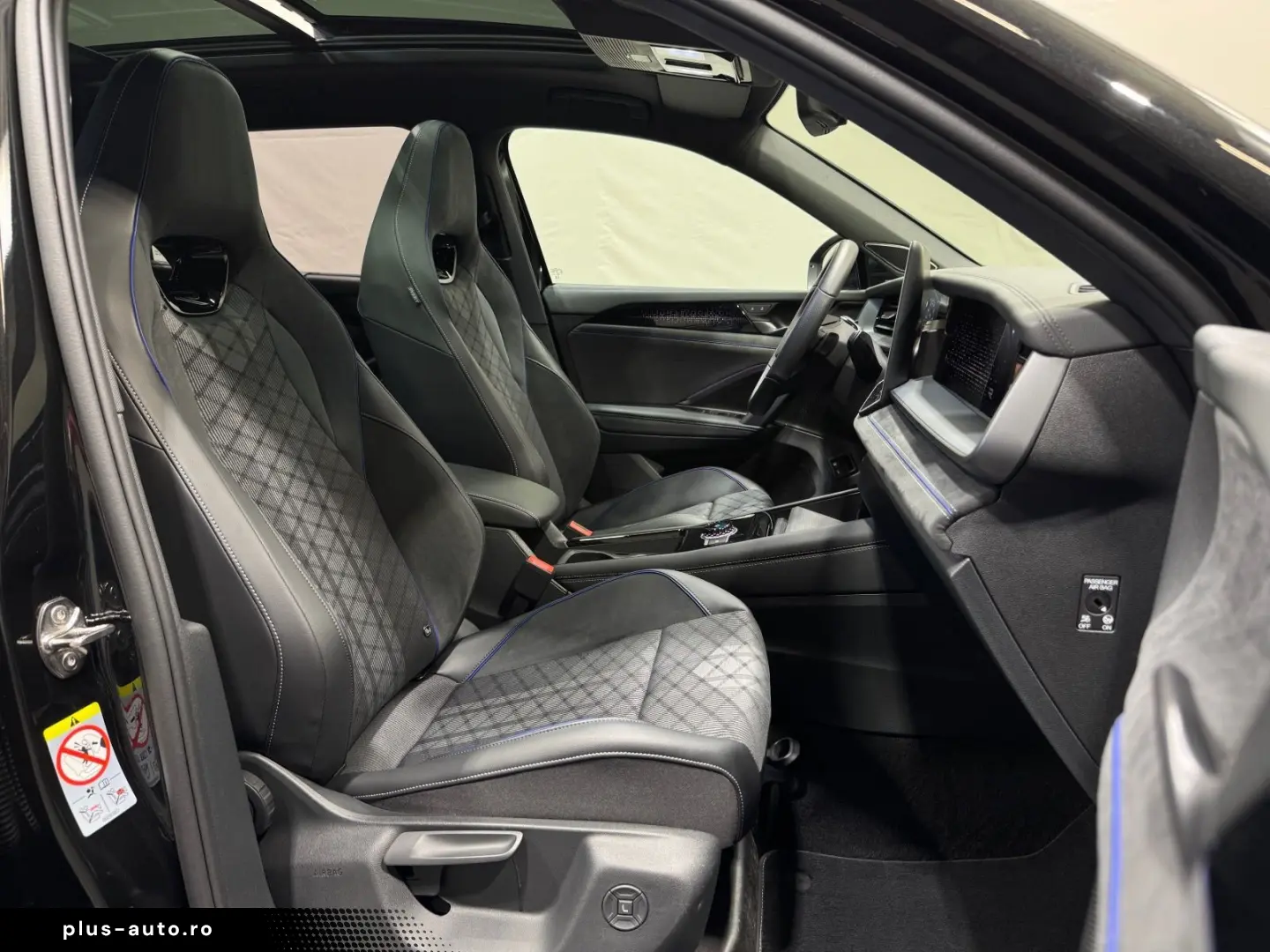 VW Tayron R-Line 1.5 TSI eHybrid   MATRIX NAVI PANO