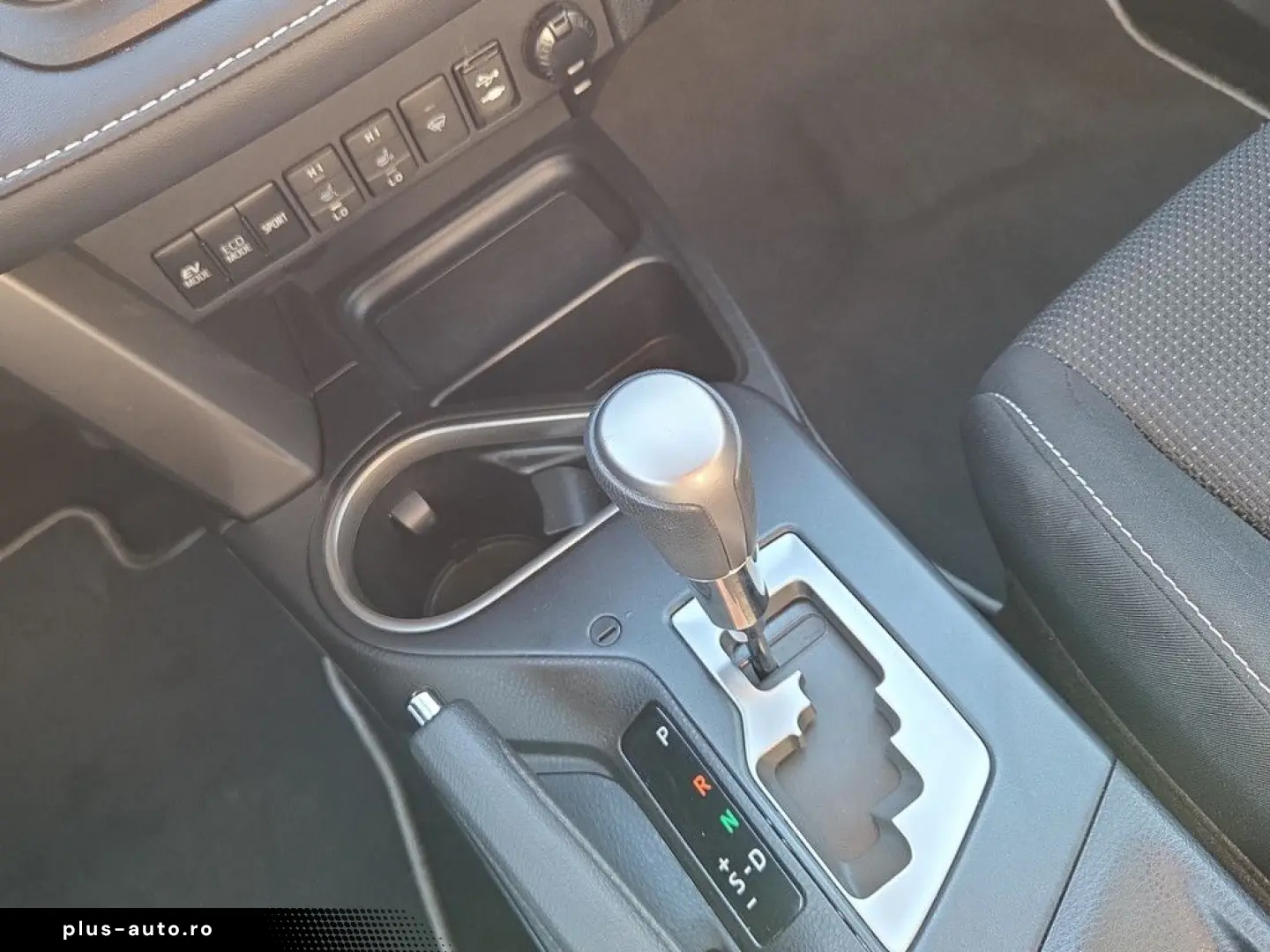 TOYOTA RAV4 LED SCHEINWERFER KAMERA FACEL. PDC SHZ 18