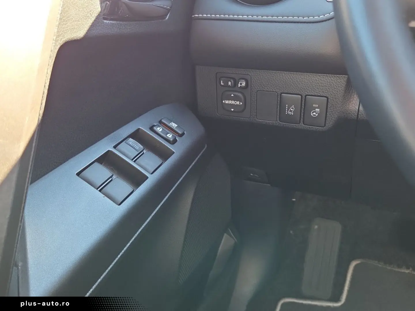 TOYOTA RAV4 LED SCHEINWERFER KAMERA FACEL. PDC SHZ 18