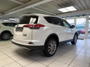 TOYOTA RAV4 Hybrid Team D