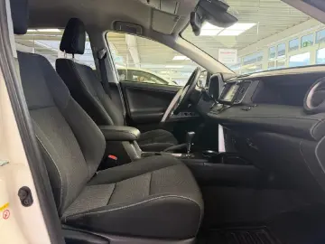 TOYOTA RAV4 Hybrid Team D