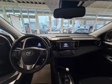 TOYOTA RAV4 Hybrid Team D