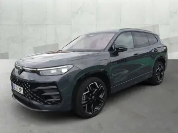 VW Tayron R-Line 1 5 l eHybrid  BLACK STYLE PANNO D