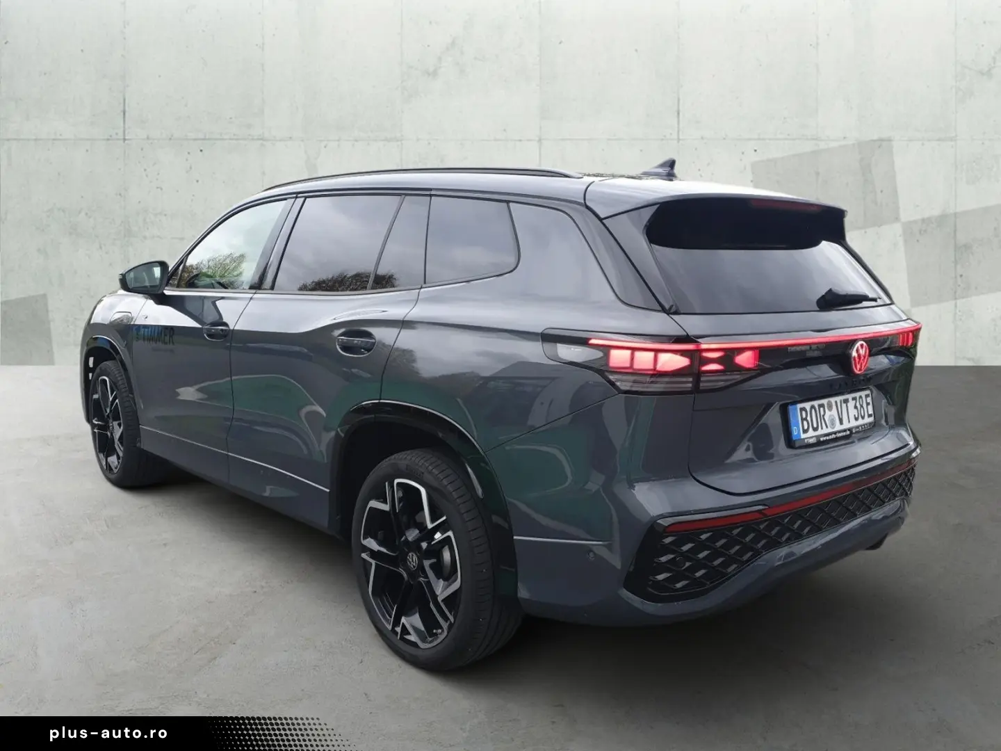 VW Tayron R-Line 1 5 l eHybrid  BLACK STYLE PANNO D