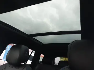 VW Tayron R-Line 1 5 l eHybrid  BLACK STYLE PANNO D