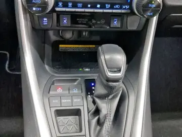 TOYOTA RAV 4 Hybrid - Safety Sense   AHK   1.Hand