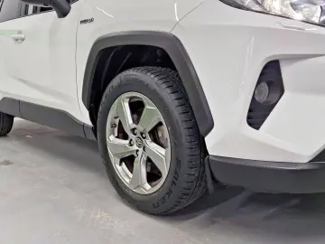 TOYOTA RAV 4 Hybrid - Safety Sense   AHK   1.Hand