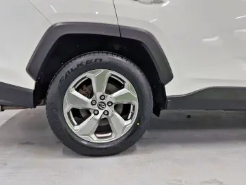 TOYOTA RAV 4 Hybrid - Safety Sense   AHK   1.Hand