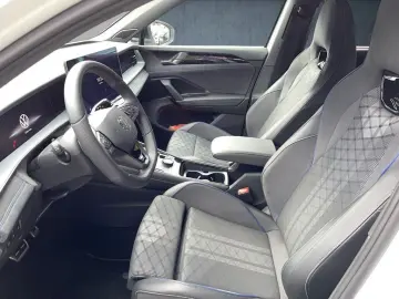 VW Tayron R-Line 1.5 eHybrid DSG AHK IQ.LIGHT DCC