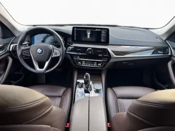 BMW 530e Touring LiCoPro HiFi Laser HUD DA  AHK Navi