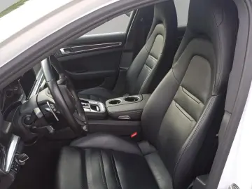PORSCHE Panamera 4 E-Hybrid Platinum Edition
